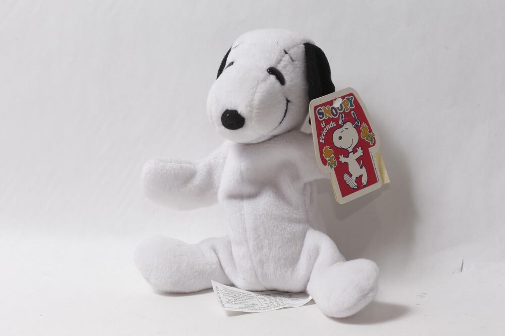 90s Peanuts Snoopy Small Beanie w Tag Collectible Stuffed Animal ~ 260907-WH 351